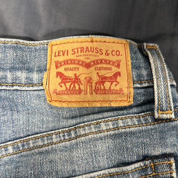 Levi Jeans - Picture 4 of 8
